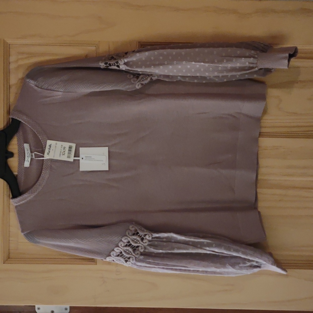 Light purple sweater with lace sleeves (with cutouts)